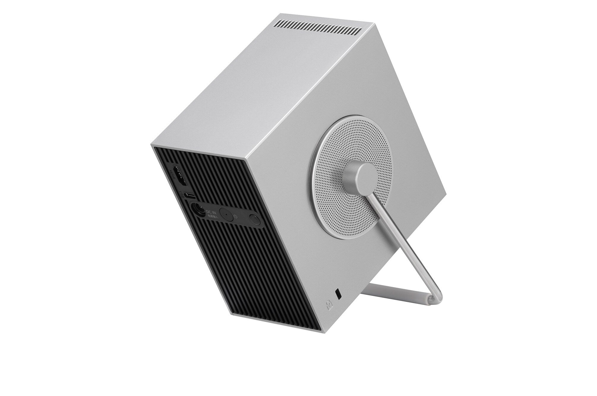 LG CINEBEAM Q | SMALL 4K UHD PROJECTOR